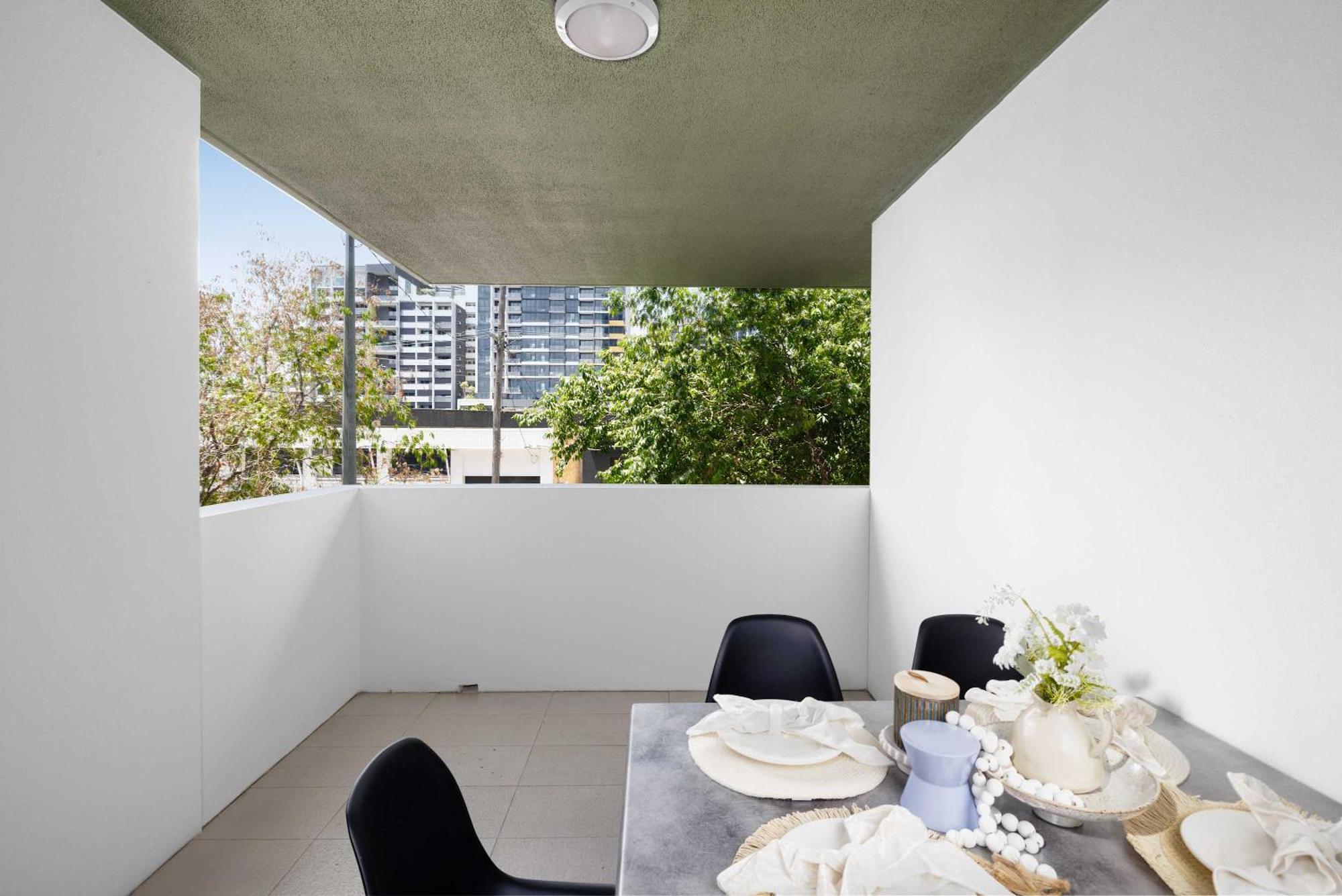 Chic Escape 2br Near Convention Centre Apartment