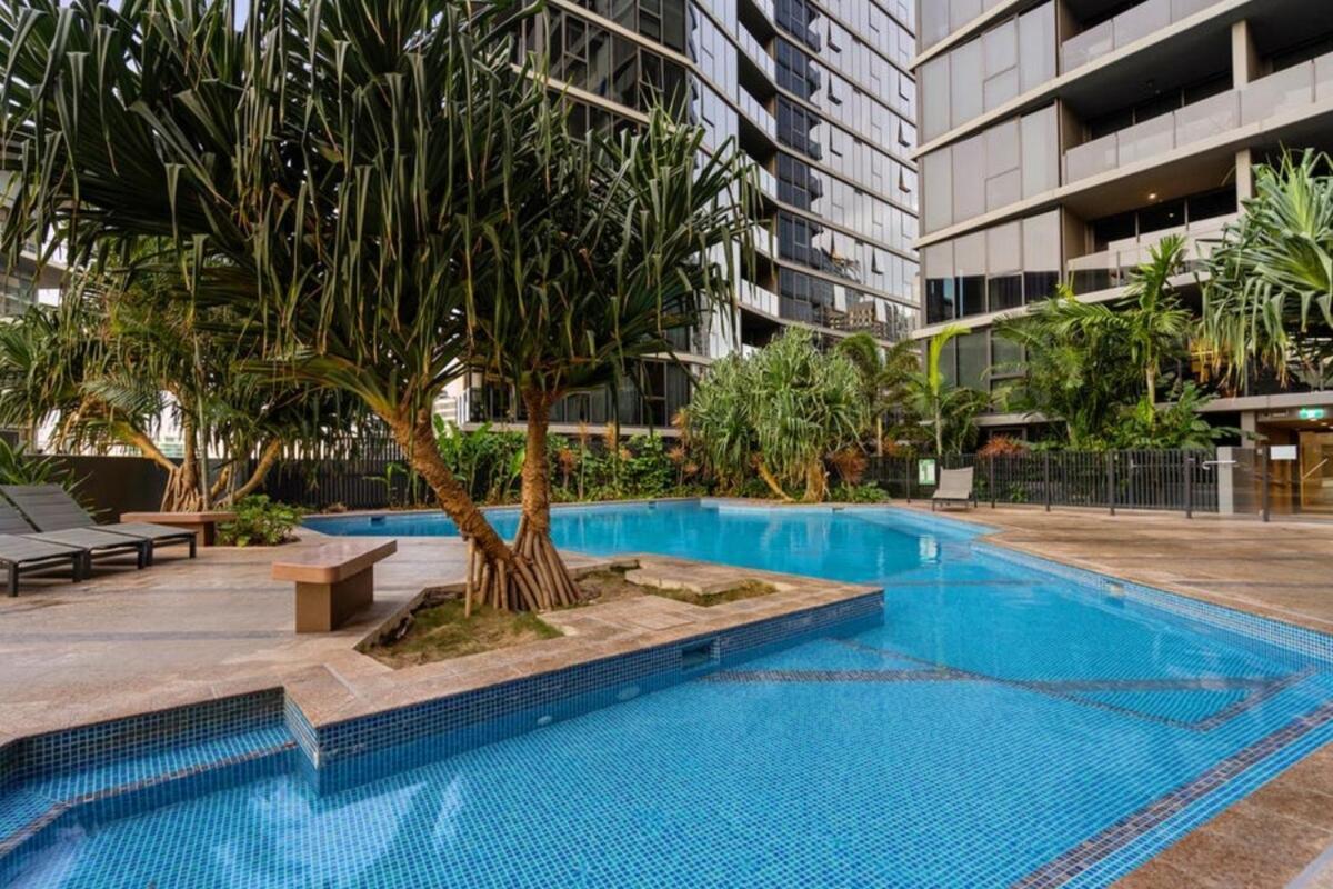 2br, 1ba With Balcony,pool,gym,sauna & Parking M24 * Brisbane