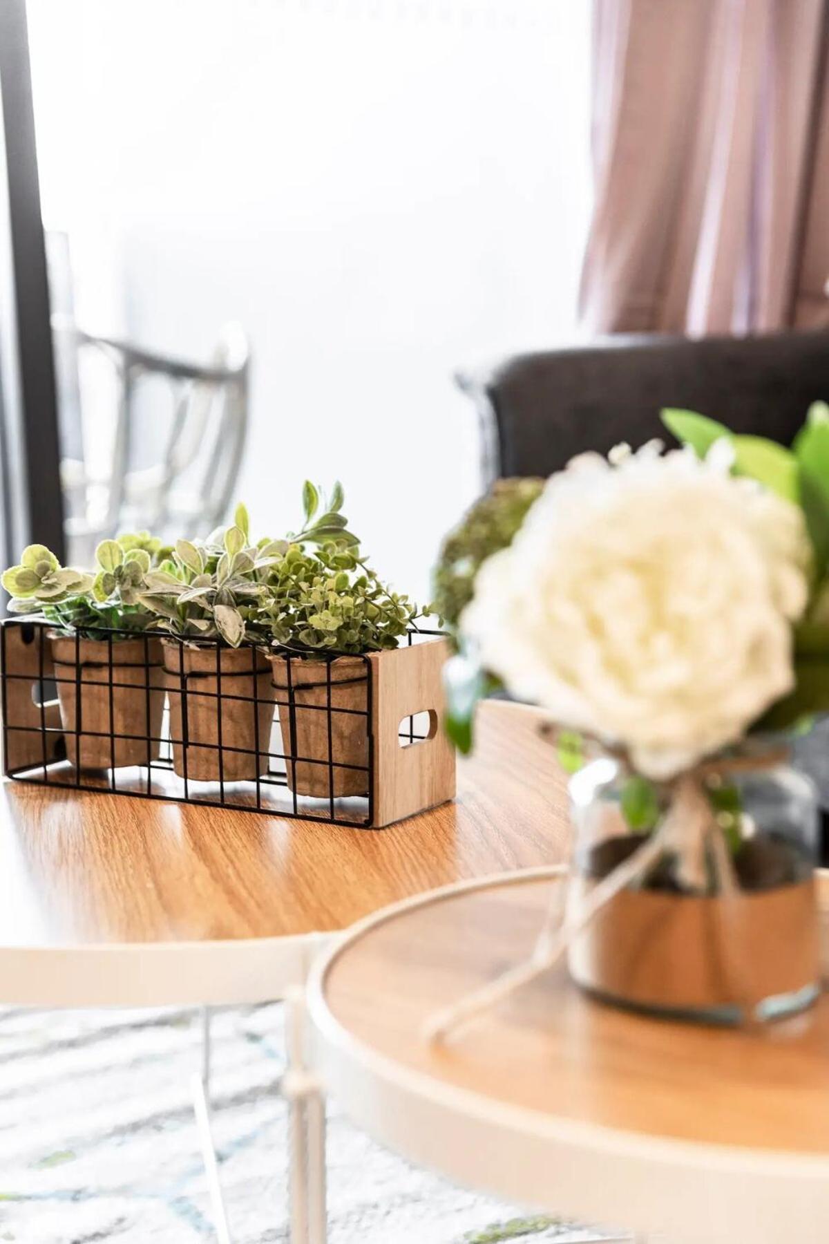 Apartment 2br, 1ba With Balcony,pool,gym,sauna & Parking M24