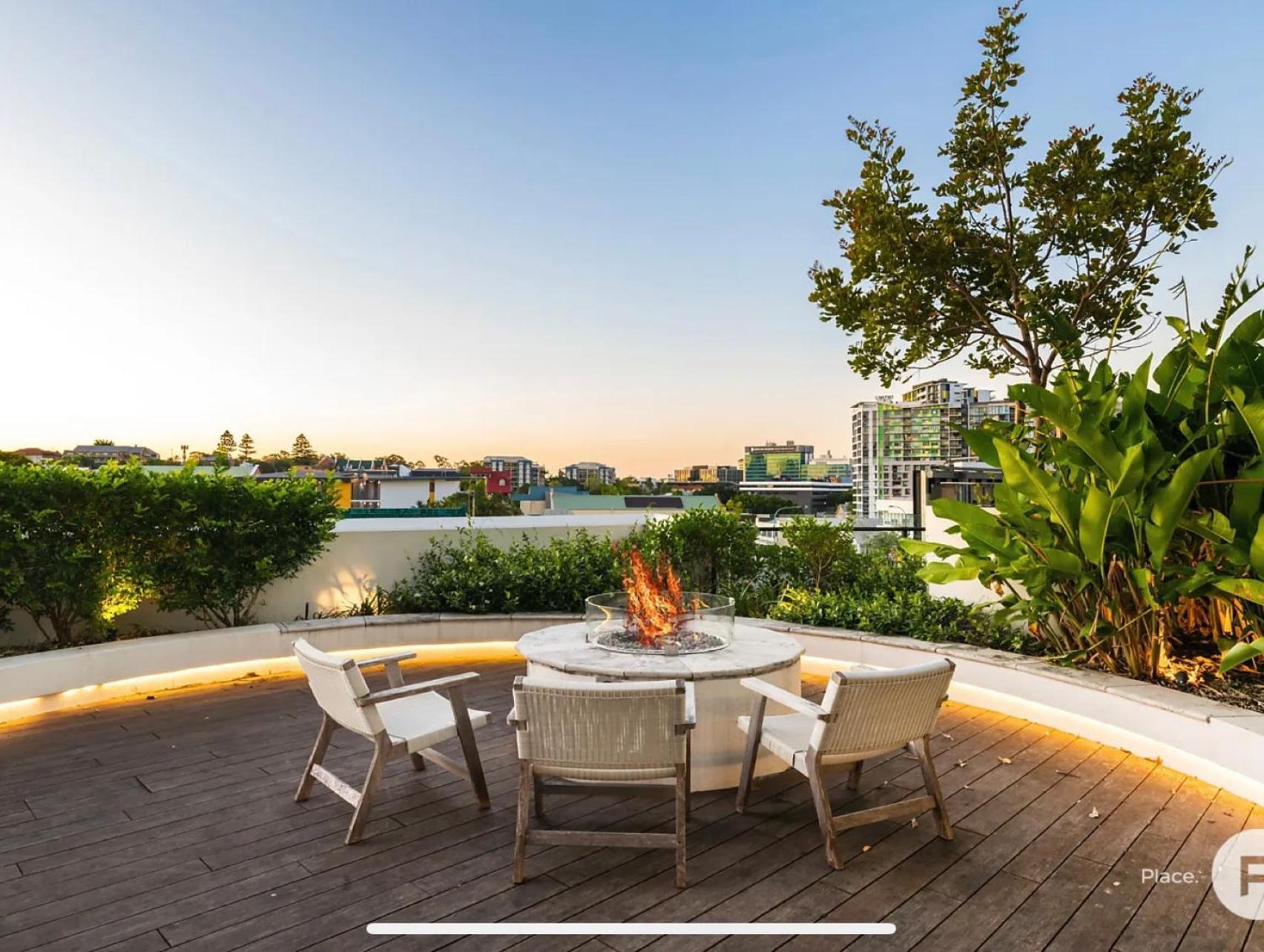 Apartment Breathtaking Sunset View Apartment, Location In The *