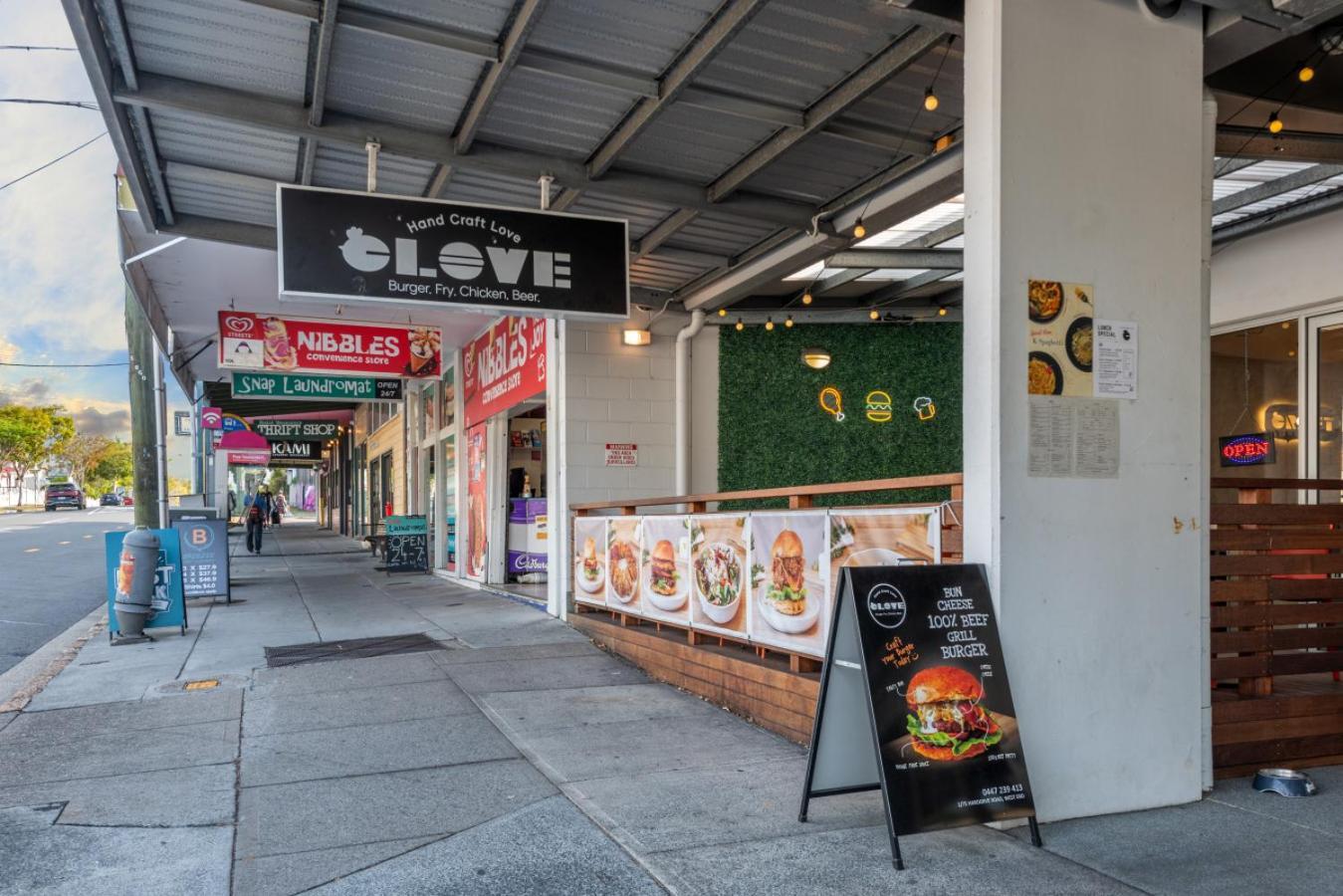 Park The Car & Explore By Custom Hosting * Brisbane