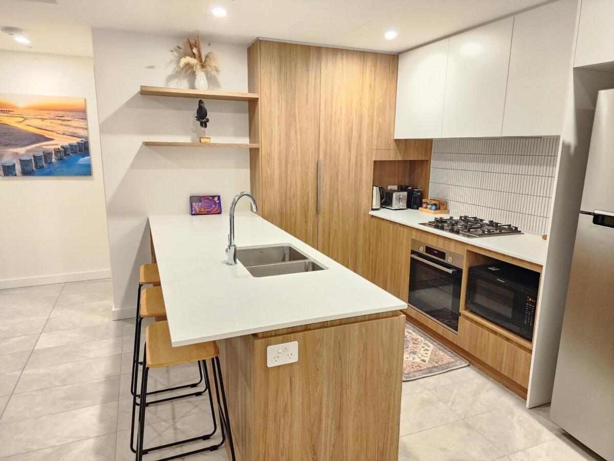 Apartment River & View Near Airport With Infinity Pool, Spa, Sauna, Steam *