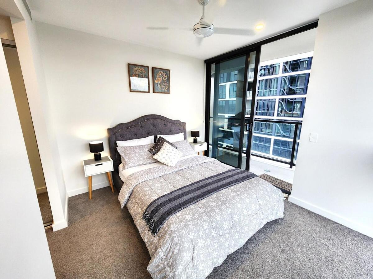 Apartment River & View Near Airport With Infinity Pool, Spa, Sauna, Steam