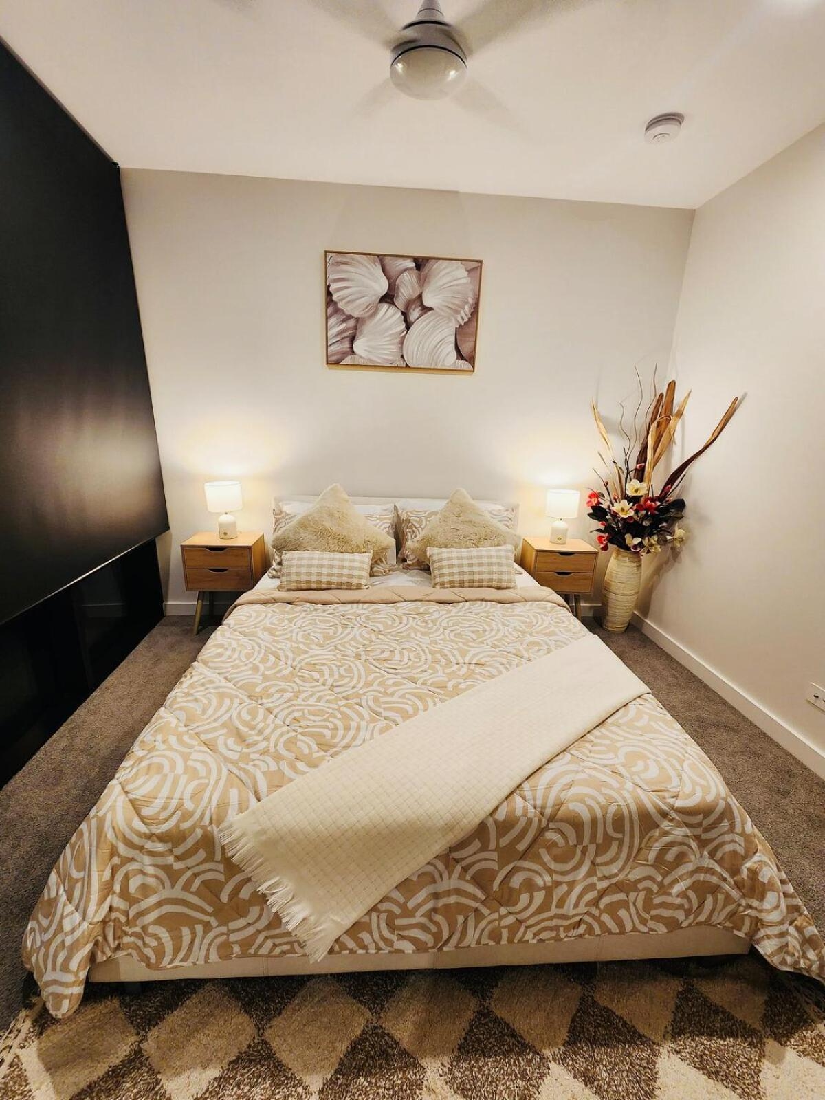 River & View Near Airport With Infinity Pool, Spa, Sauna, Steam Apartment *