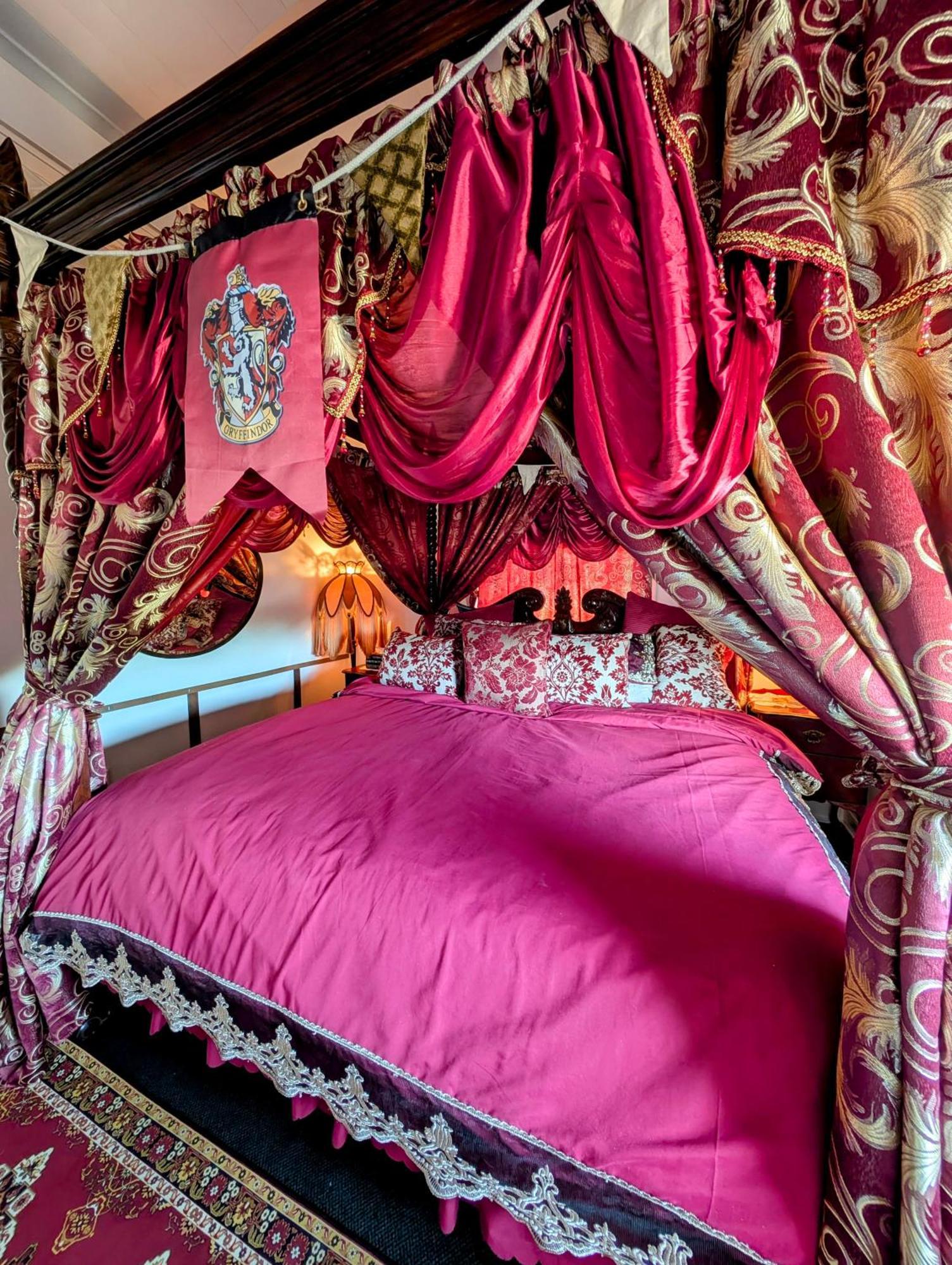 Romantic Harry Potter Themed *