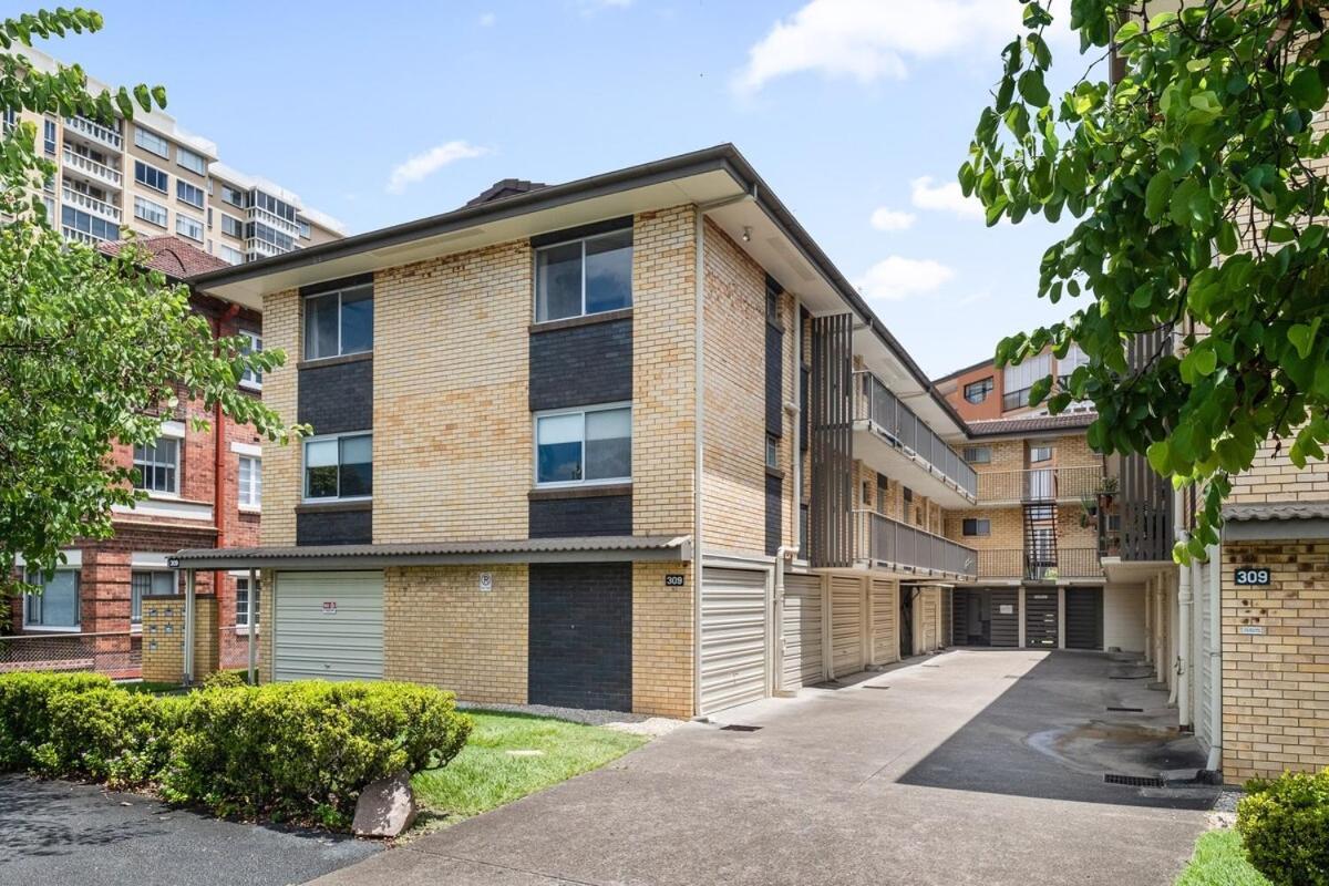 Apartment Bright In Trendy New Farm