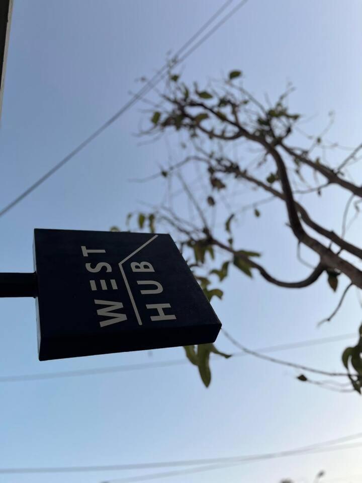 Holiday home West Hub. Private Infrared Sauna Near & Much More! New Purpose Built Loft Style! *