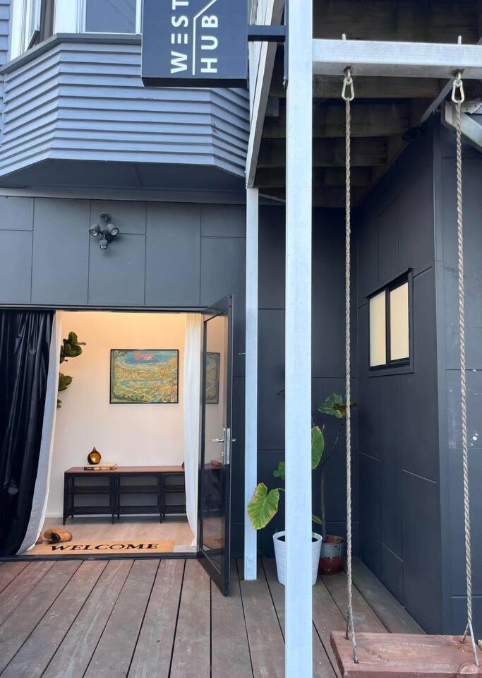 Holiday home West Hub. Private Infrared Sauna Near & Much More! New Purpose Built Loft Style! *