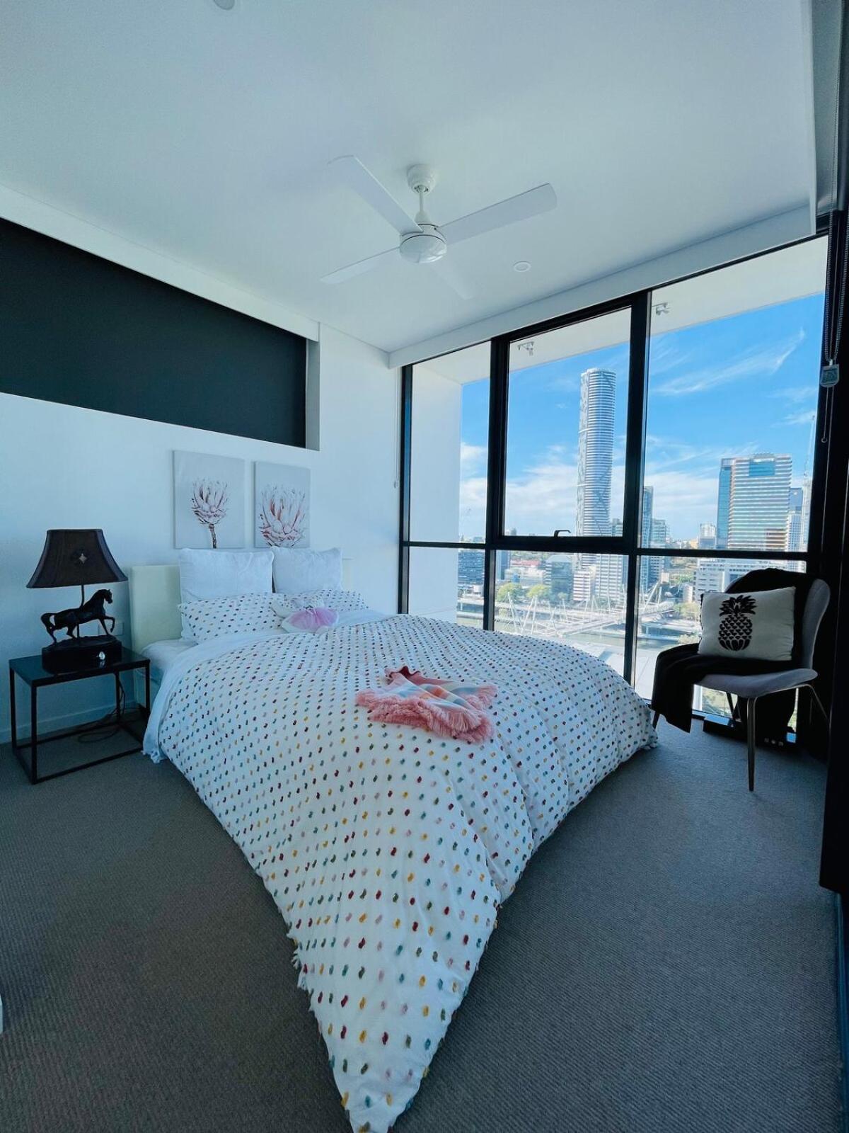 Luxury Breathtaking View Ensuite & Parking * Brisbane