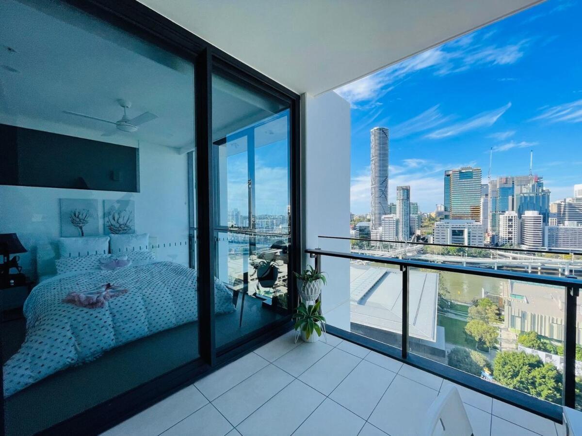Apartment Luxury Breathtaking View Ensuite & Parking Brisbane