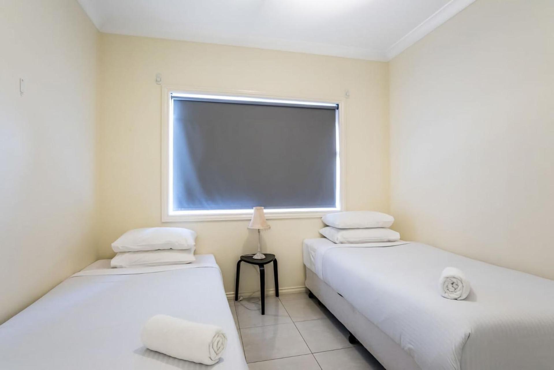 Modern Floor 2br With Private Deck * Brisbane