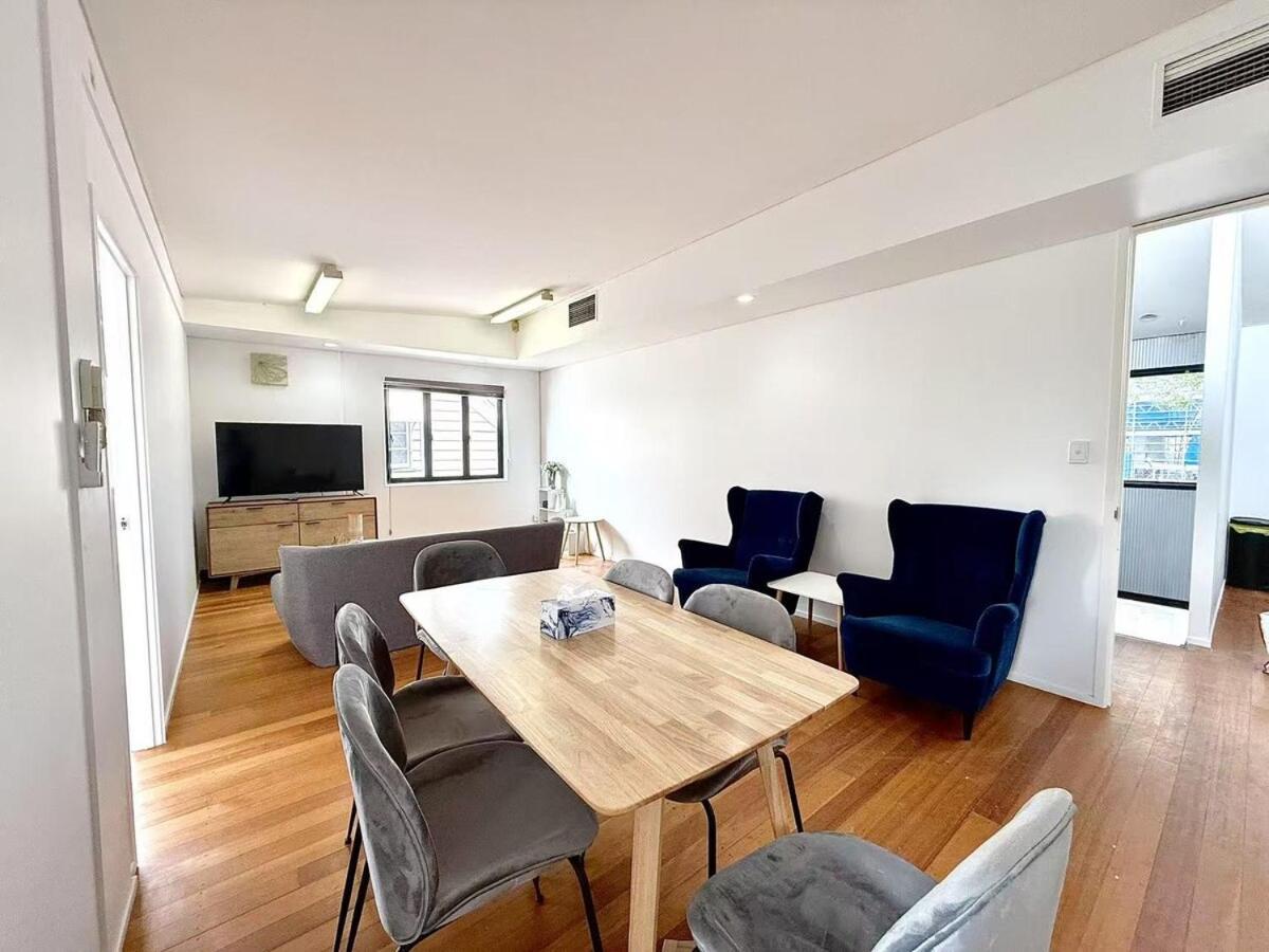 Once A Florist, Now Your Unique 5-bedroom In * Brisbane