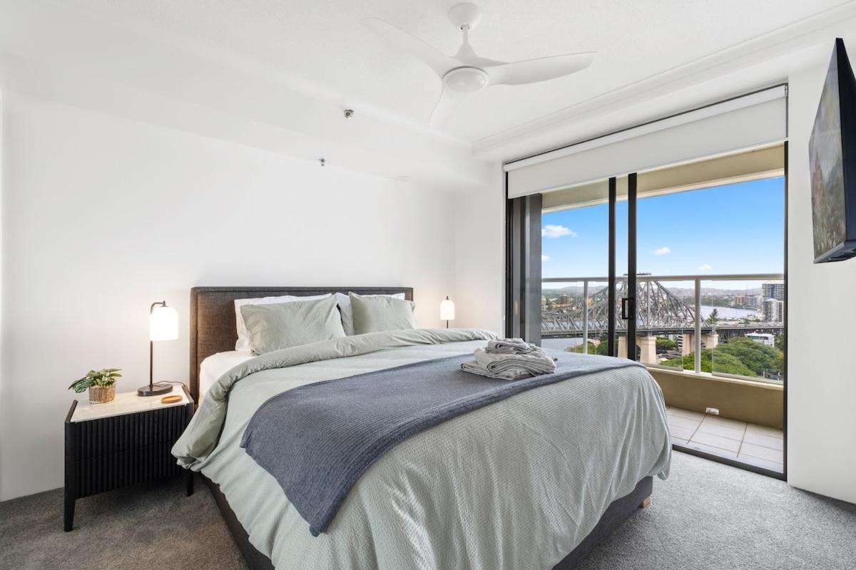 The Executive 1bed-1bath-1car Views - Cbd Apartment *