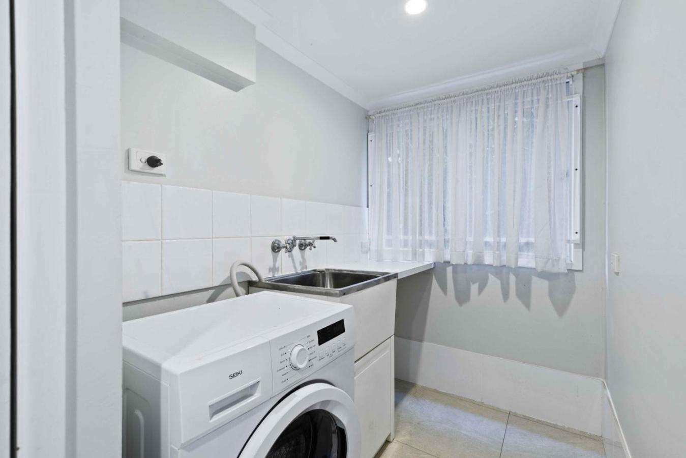 Holiday home Family Friendly, Pool, 9km To By Custom Hosting Brisbane