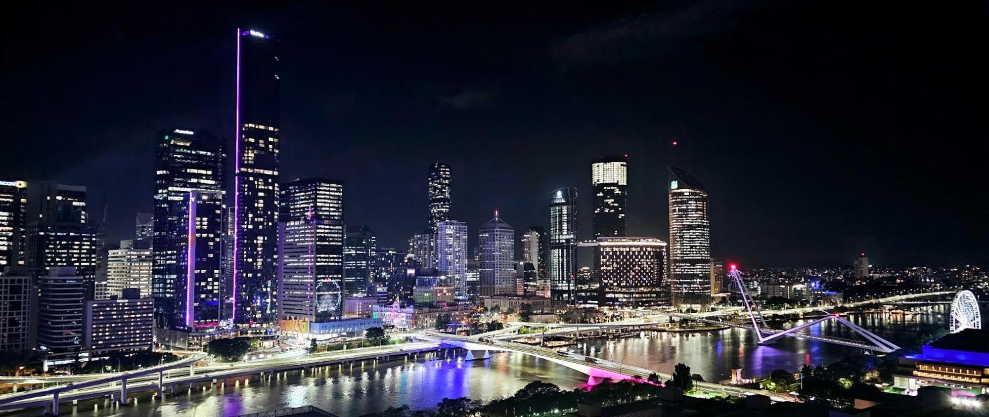 Luxury Breathtaking View Ensuite & Parking Apartment Brisbane