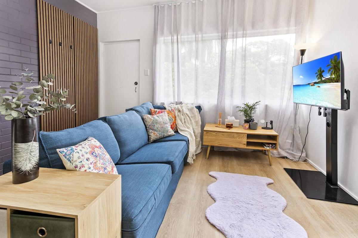 Apartment Charming 2-bed Near River & Brisbane