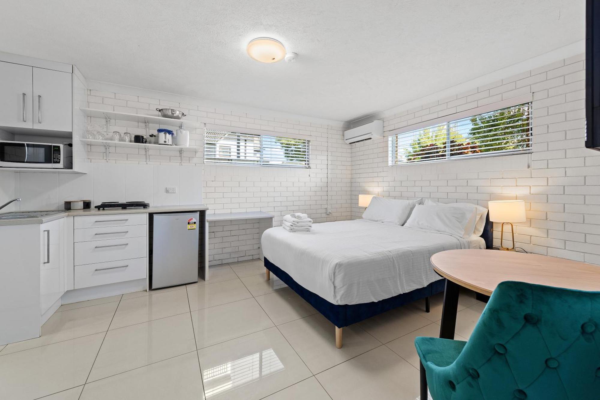 Apartment Cozy Near Gabba With Ac, Comfy Bed & Laundry