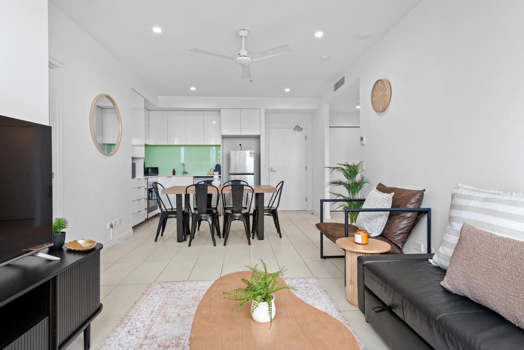 Apartment Bright And Cozy 2br With King Bed, Parking & Wi-fi Brisbane