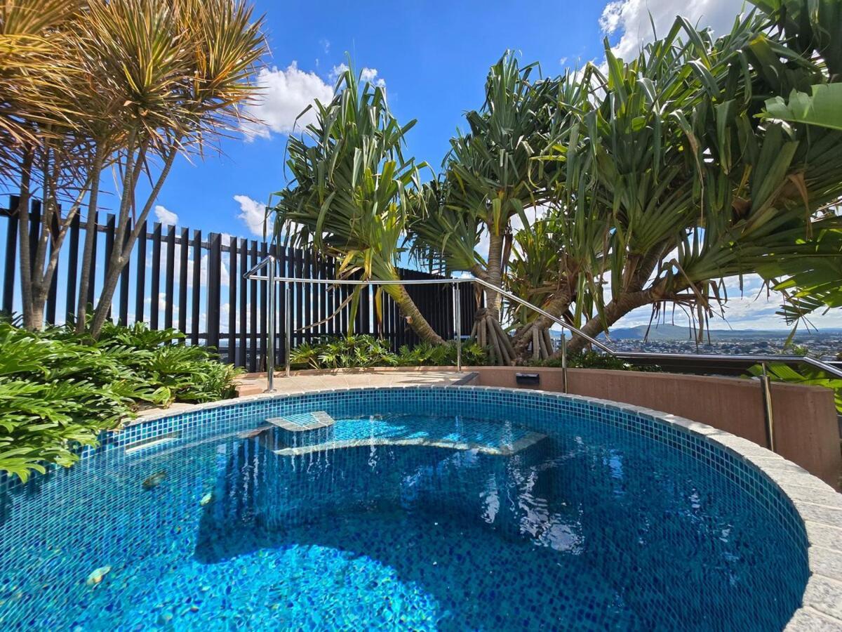 Sky-high 2br In Cbd Spectacular Views Level 23 Apartment *