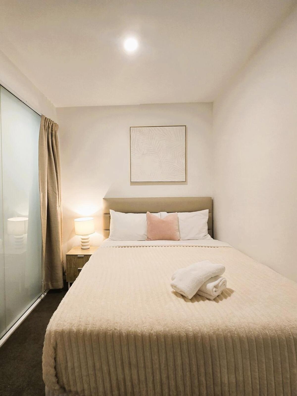Sky-high 2br In Cbd Spectacular Views Level 23 * Brisbane