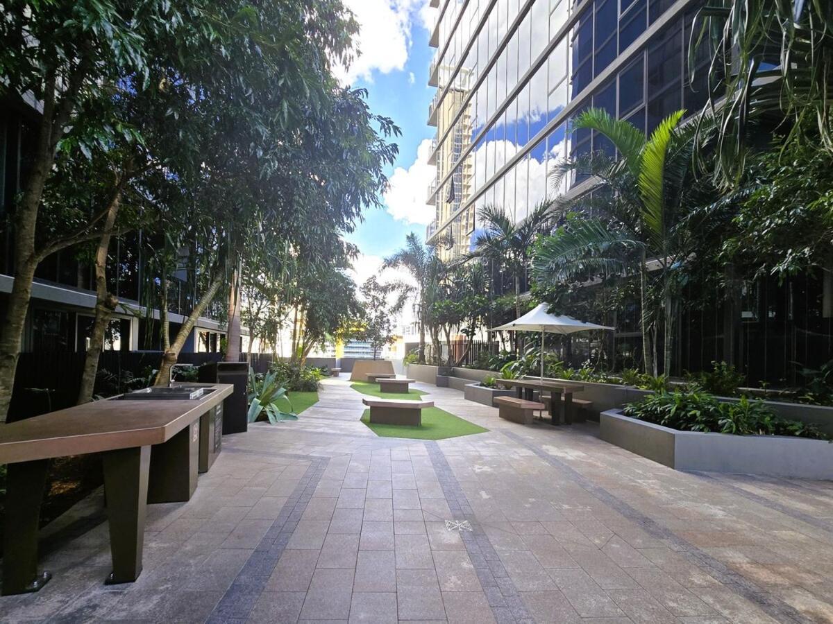 Sky-high 2br In Cbd Spectacular Views Level 23 Brisbane