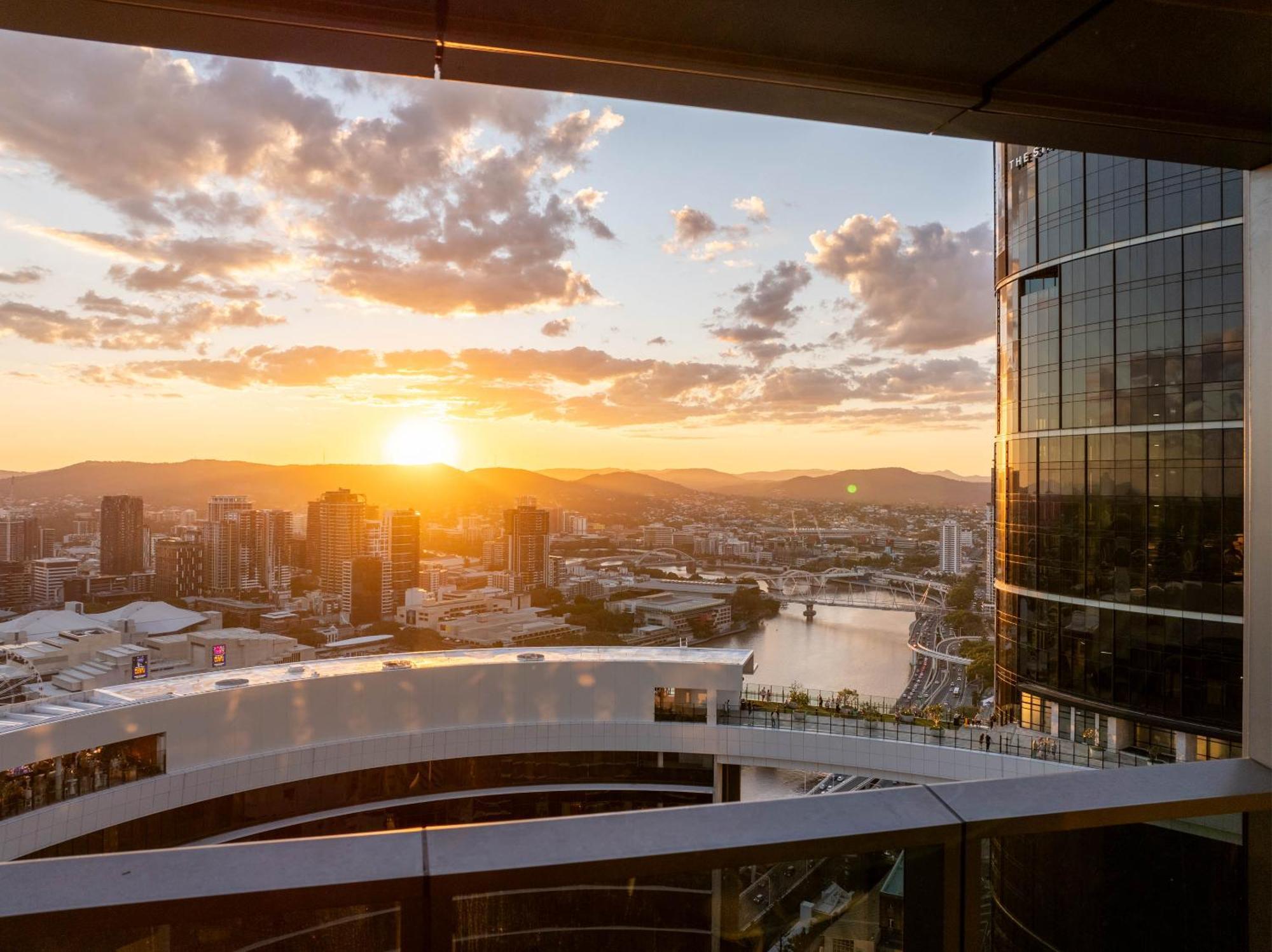 Velvet Dusk - Lv 29 Above The New Star Casino In Bne's New Land Building, Free Carpark Available For Long Bookings Apartment Brisbane