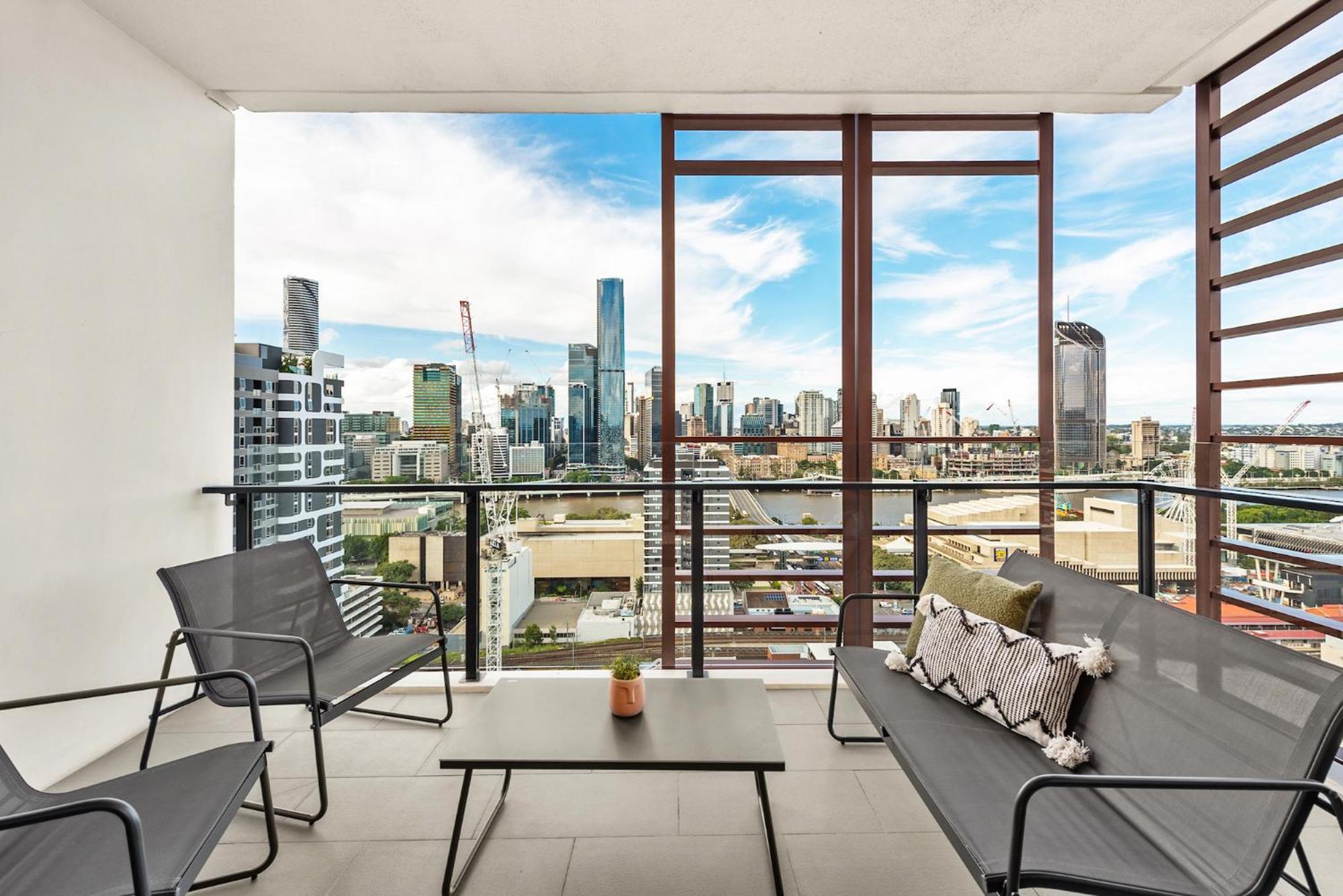 Apartment King Bed, Car Park And Gorgeous & River Views *