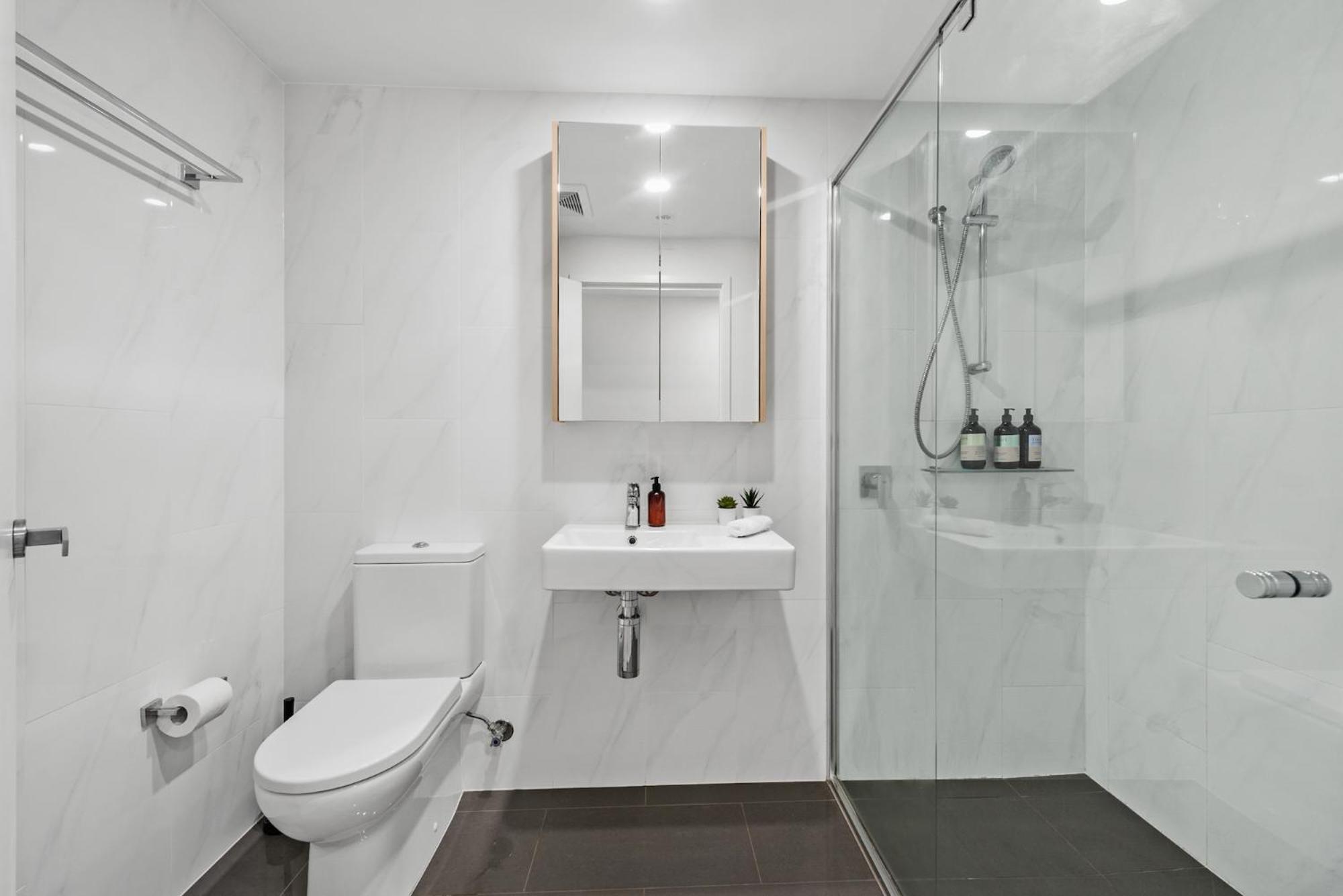 King Bed, Car Park And Gorgeous & River Views Apartment Brisbane