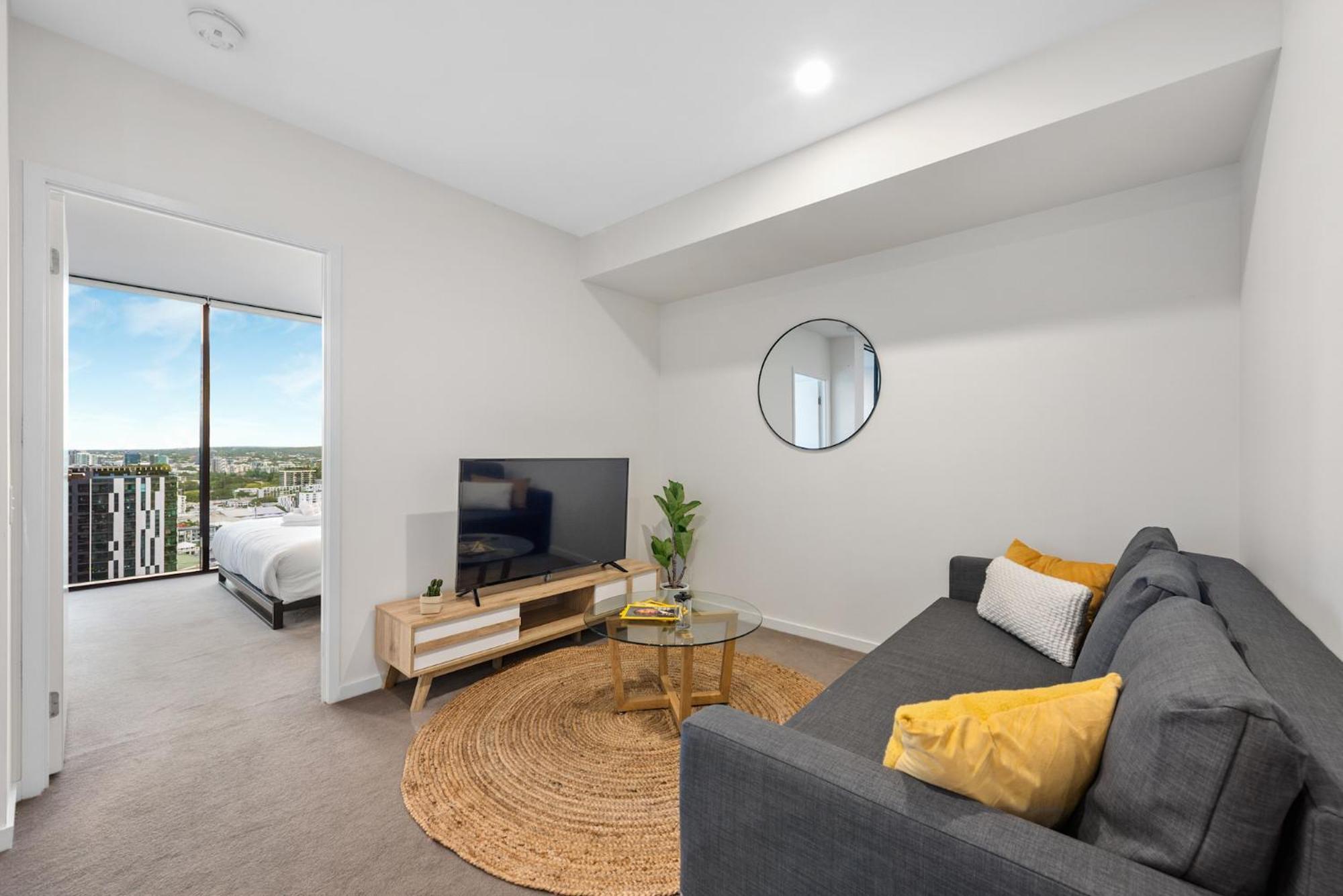 Apartment Sunset Views With Location, King Bed, Pool, Gym Brisbane