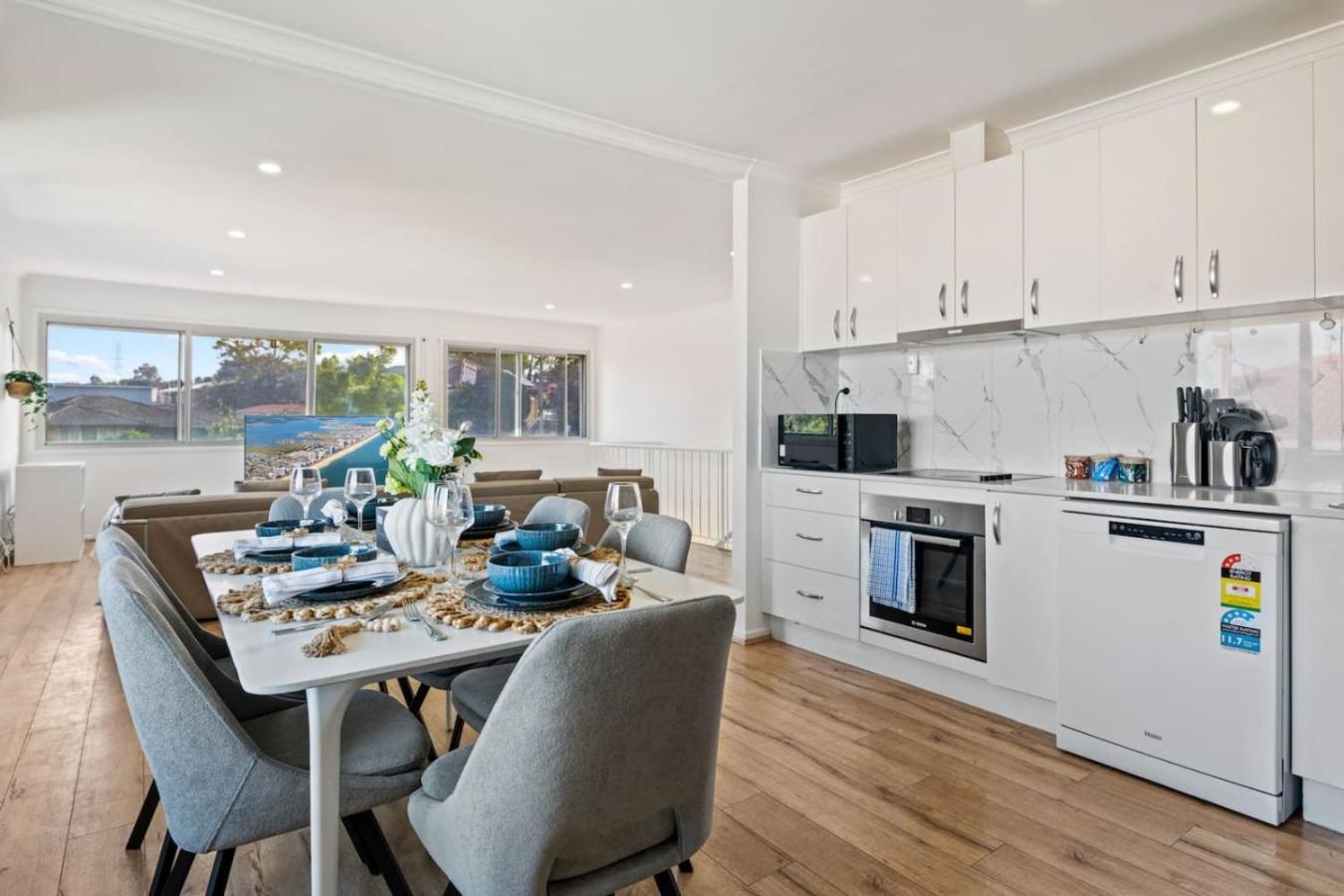 1mins To Pinelands Plaza 4br Chic Family Retreat * Brisbane