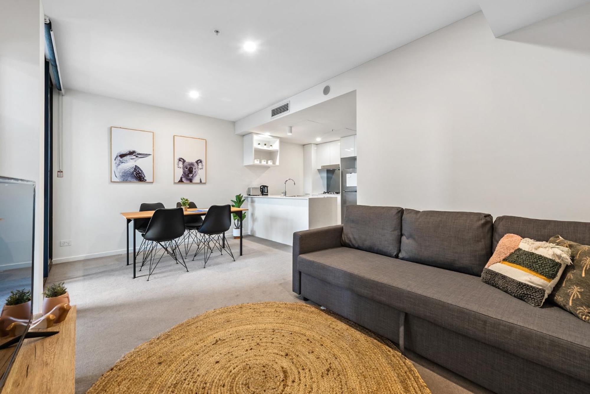 Mountain & Sunset Views With King Bed, Pool, Gym Brisbane