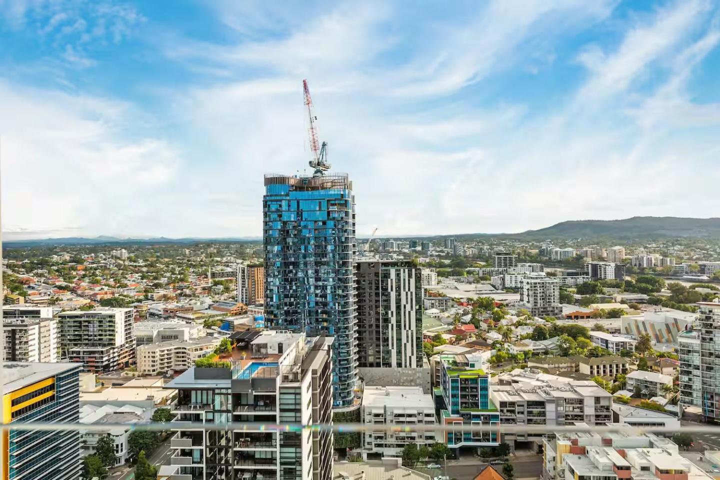 Apartment Breathtaking Views, King Bed, Pool & Location Brisbane