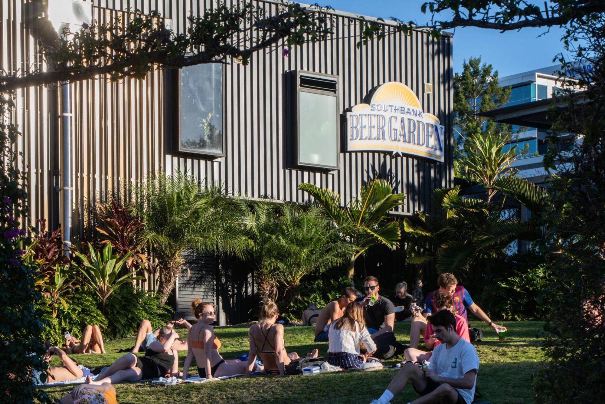 Breathtaking Views, King Bed, Pool & Location Brisbane