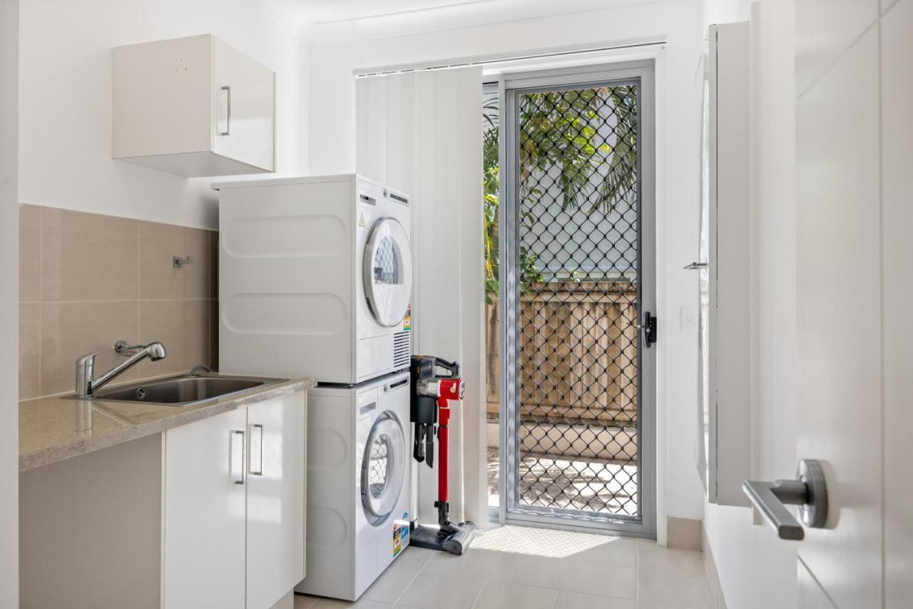 Holiday home Modern Luxury Riverfront Sanctuary *