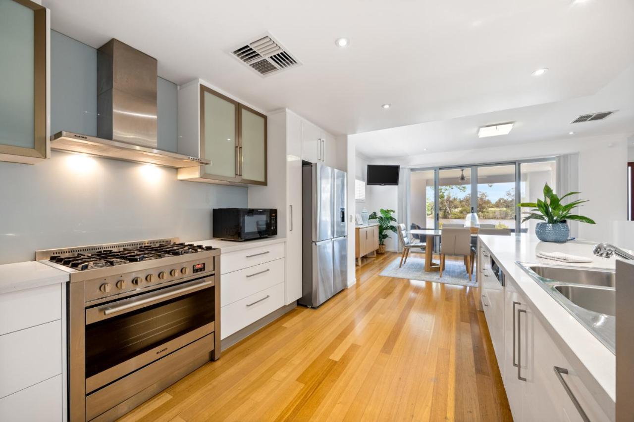 Holiday home Modern Luxury Riverfront Sanctuary Brisbane