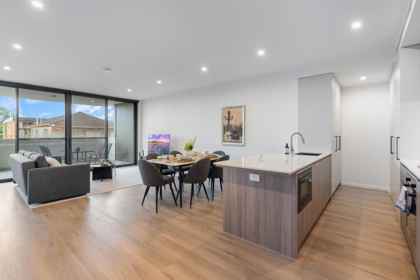 Skyline N Rooftop Pool 2br Modern Near Cbd Apartment *