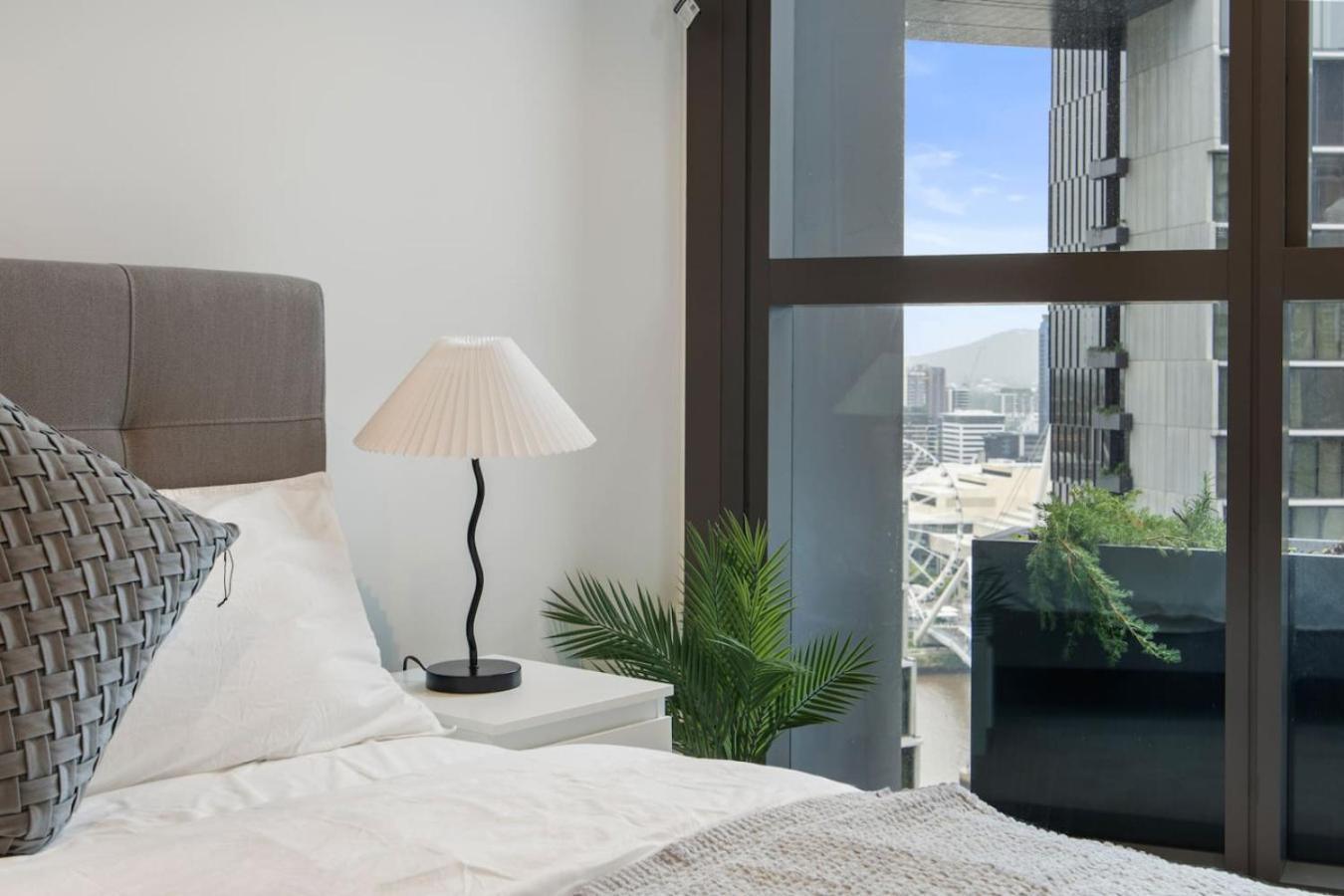 New 2br At Queens Wharf Bne *