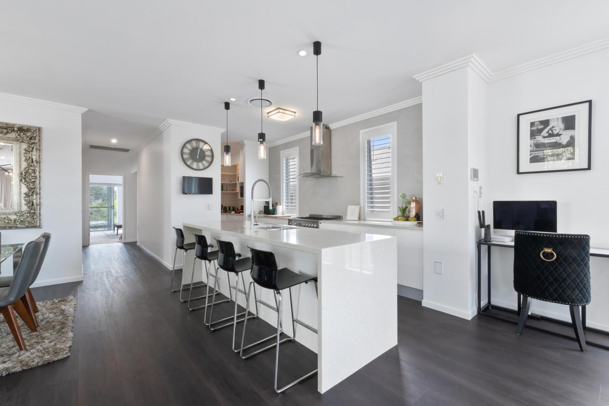 Large Family With Pool & Holiday home Brisbane