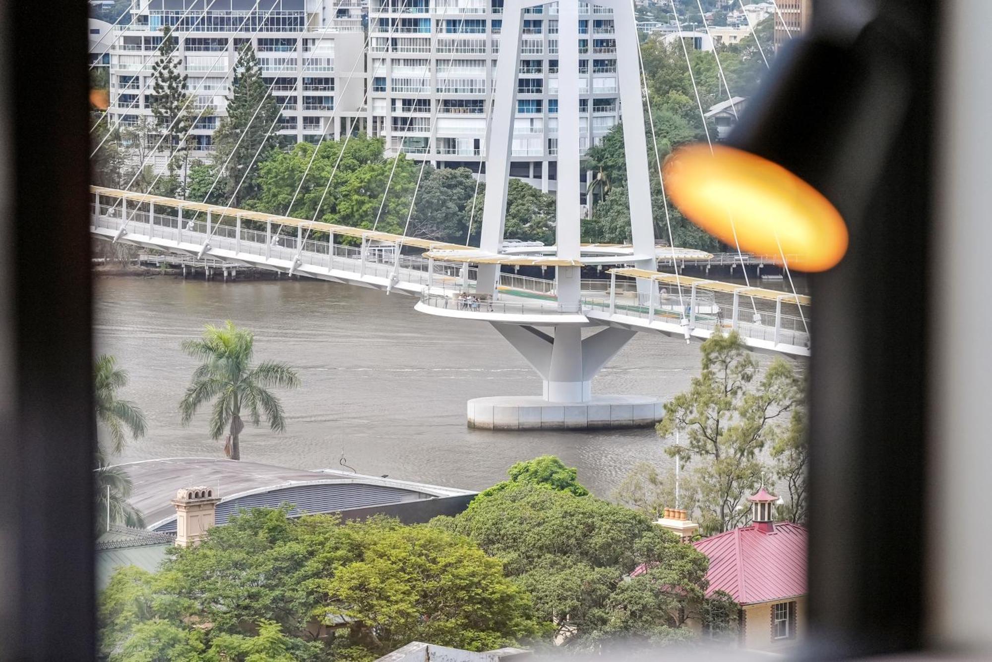 Breathtaking River View Brisbane's Iconic Skytower
