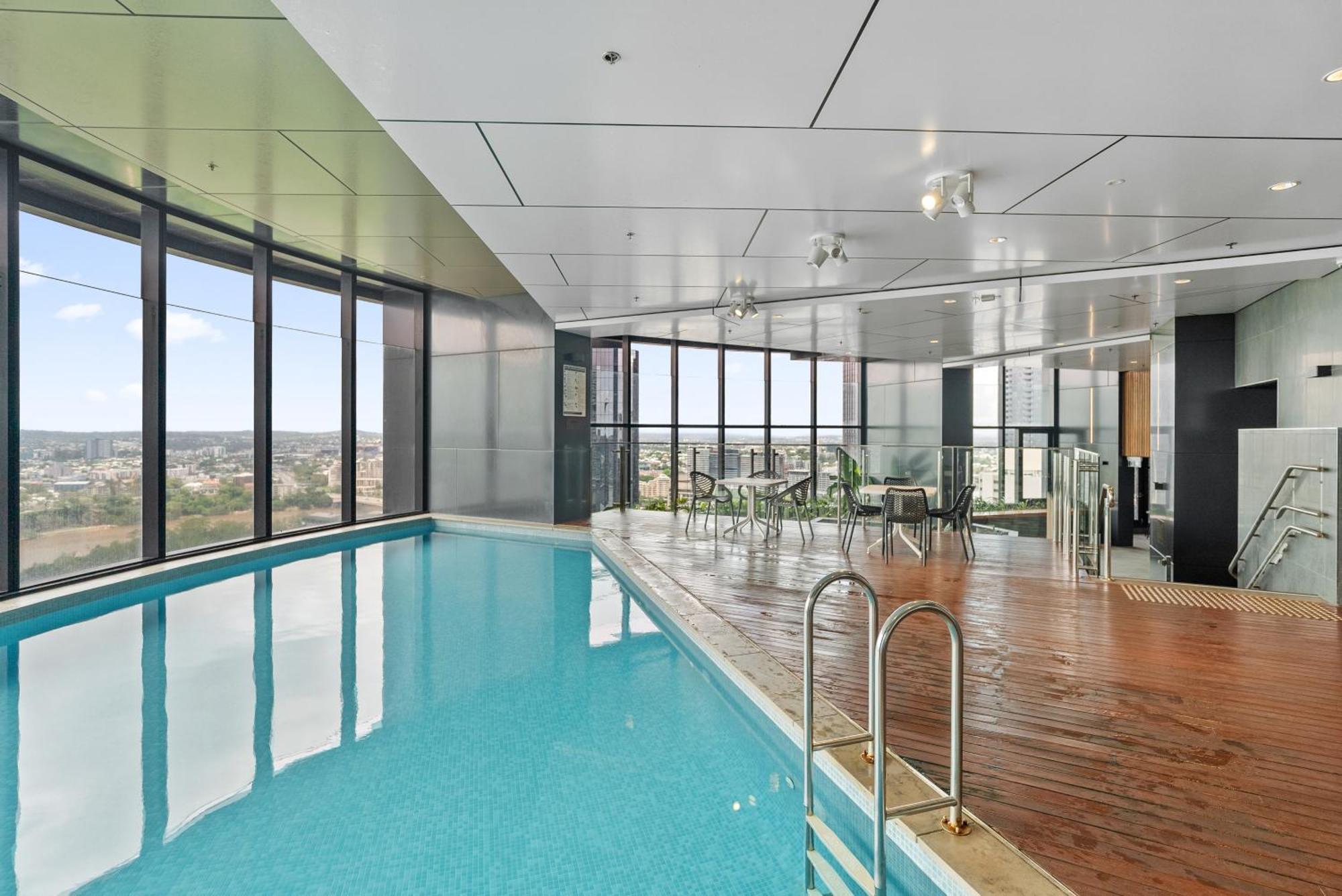 Breathtaking River View Brisbane's Iconic Skytower Apartment *