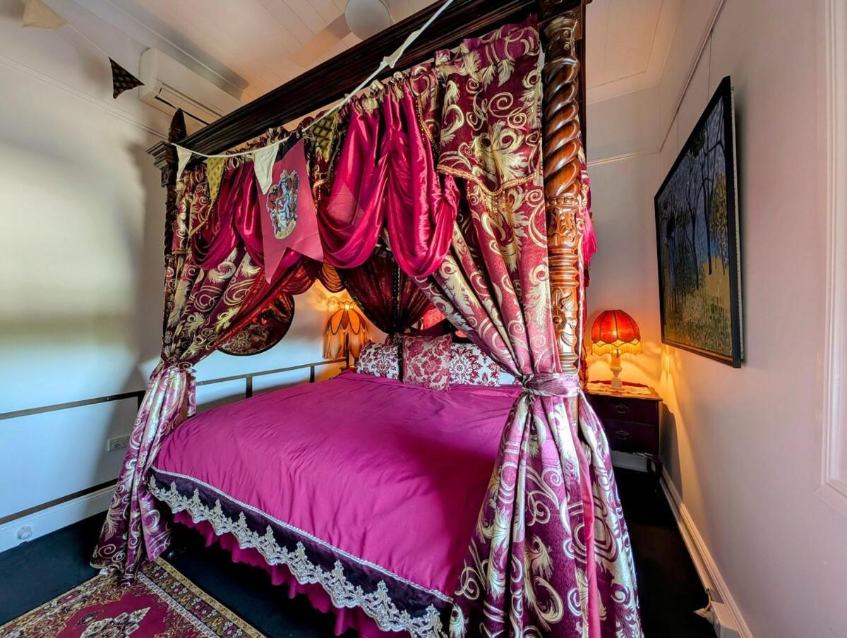 Private Harry Potter Themed Tower And Garden Apartment *