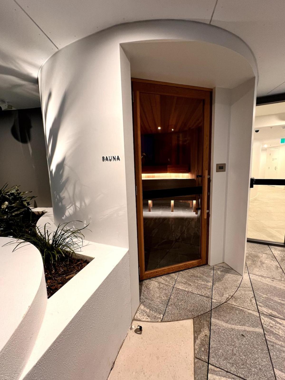 Cbd Queen Wharf With Views Pool And Gym *