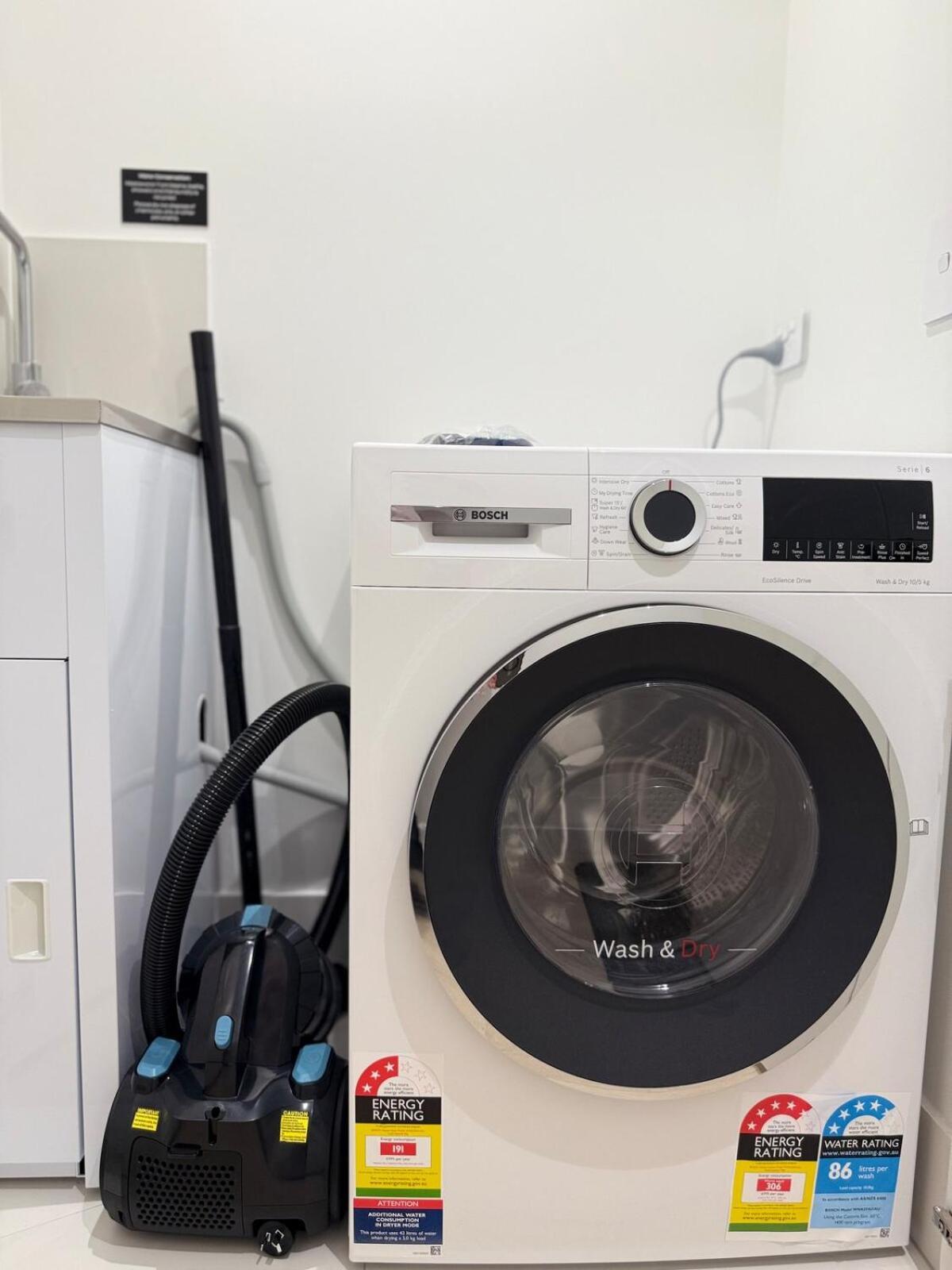 Apartment Cbd Queen Wharf With Views Pool And Gym