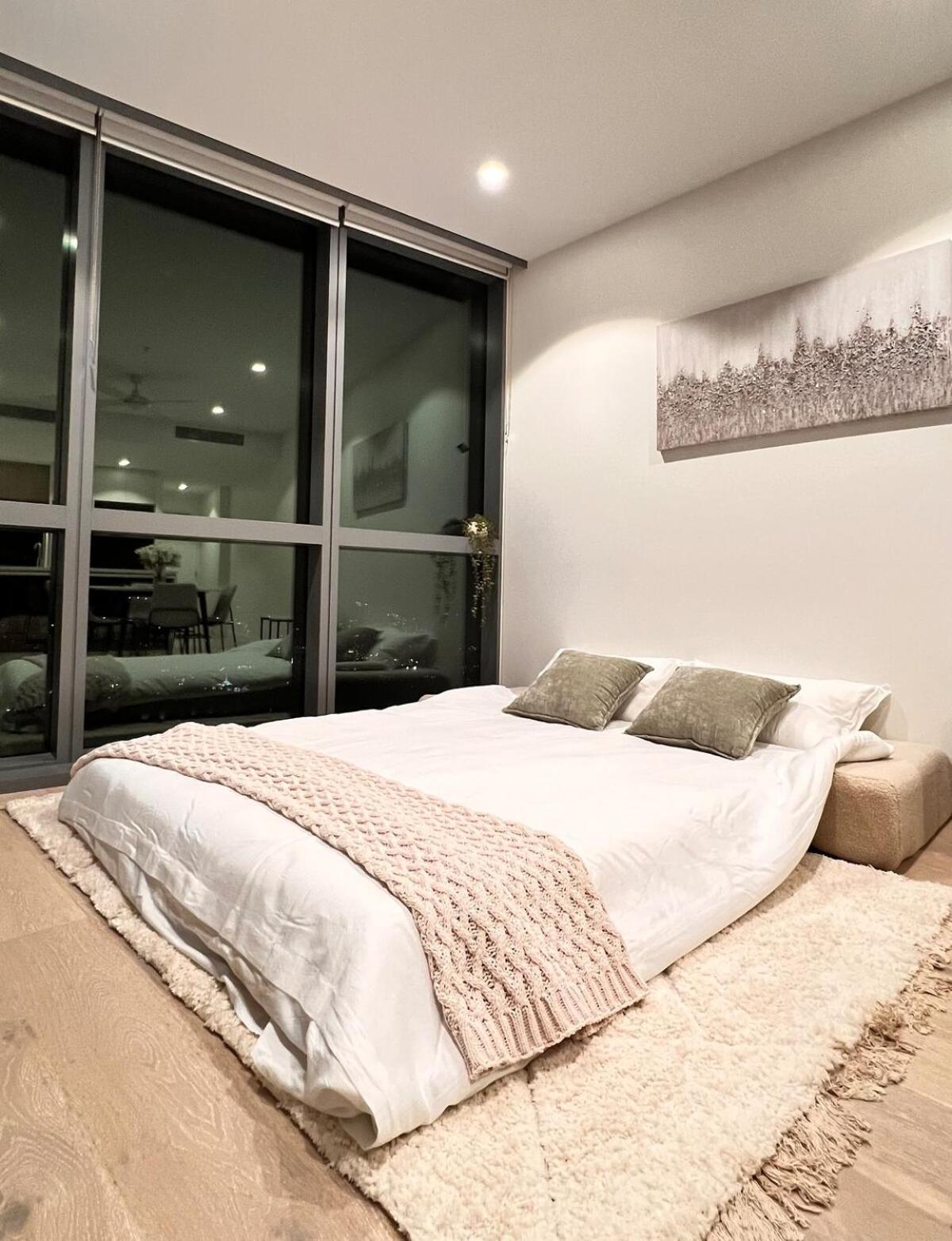 Cbd Queen Wharf With Views Pool And Gym Apartment