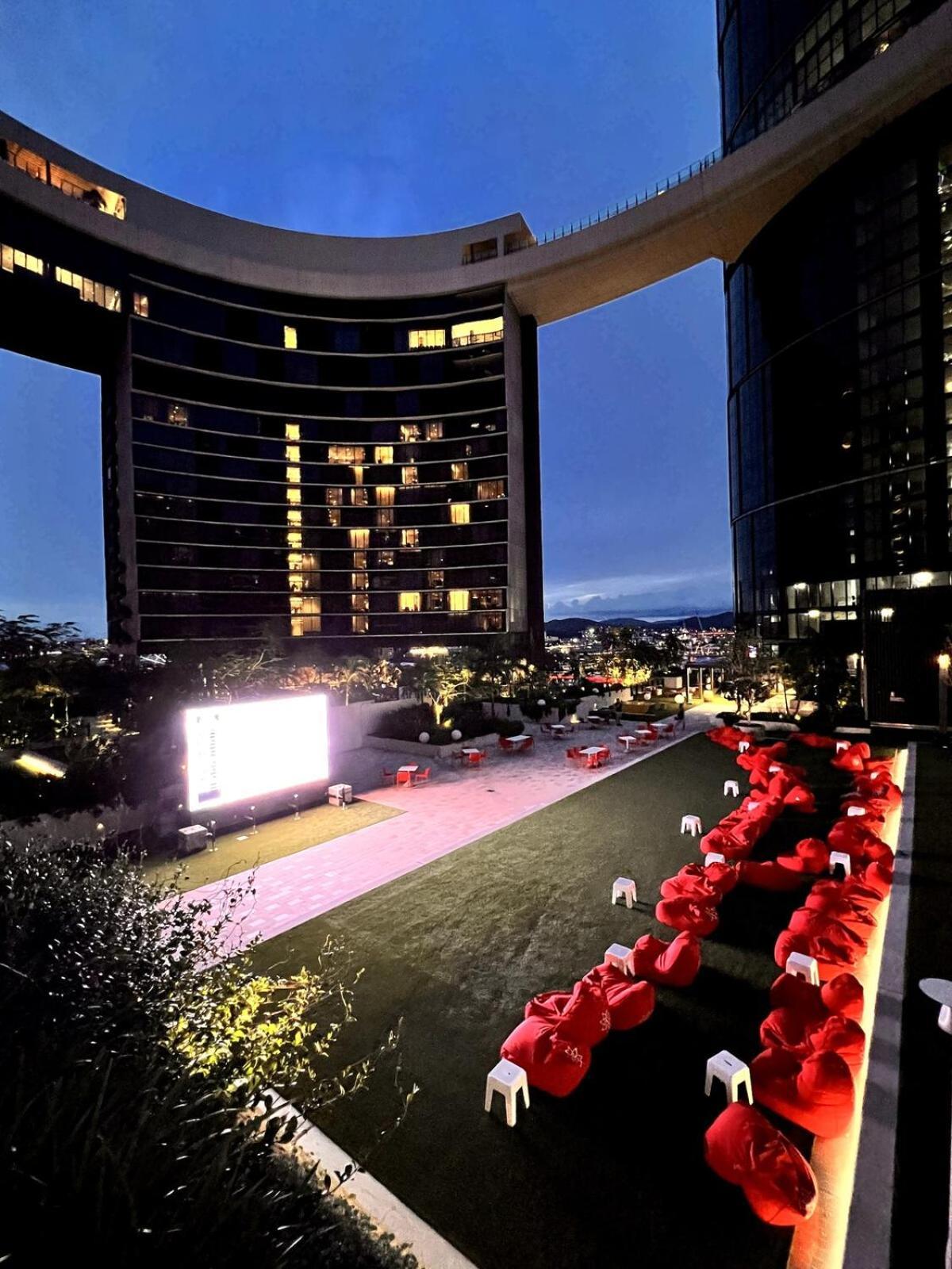 Apartment Cbd Queen Wharf With Views Pool And Gym