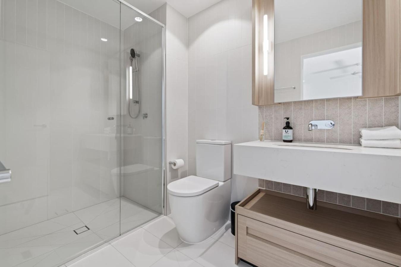 2 Bedroom In Queens Wharf Apartment Brisbane