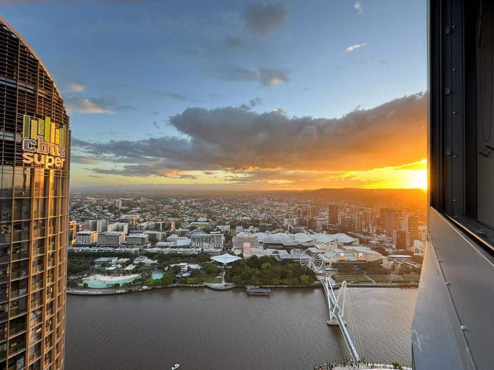 Apartment Skyrise Haven On The 50th Floor-1bdr At Queens Wharf Brisbane