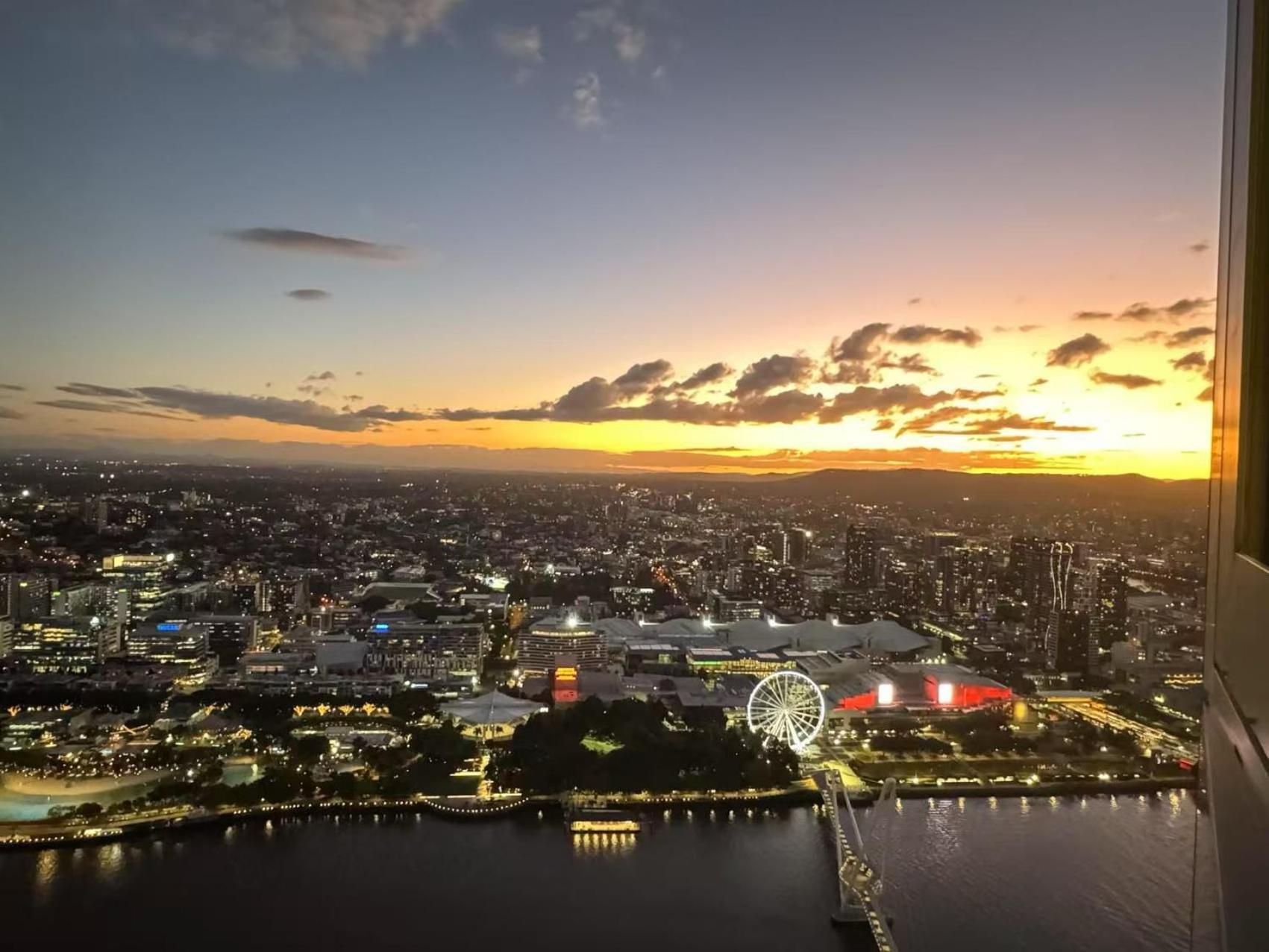 Skyrise Haven On The 50th Floor-1bdr At Queens Wharf Apartment Brisbane