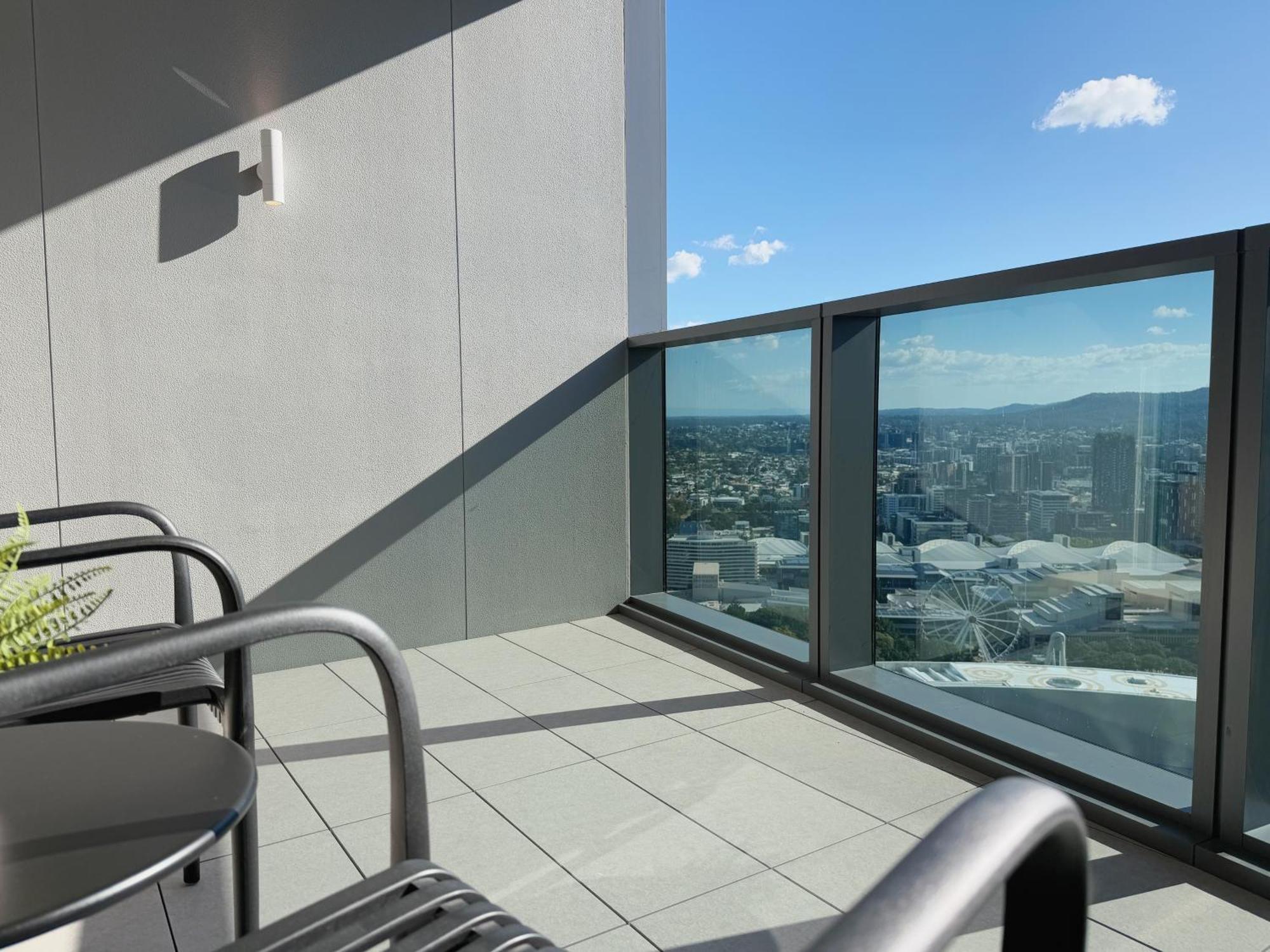 Apartment Serene 1bed Sofa Bed With Pool & River Views At Qwr *