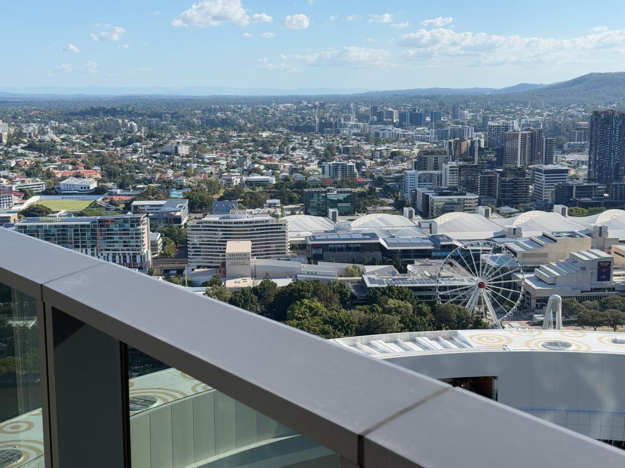 Apartment Serene 2bed With Pool & River Views At Qwr *